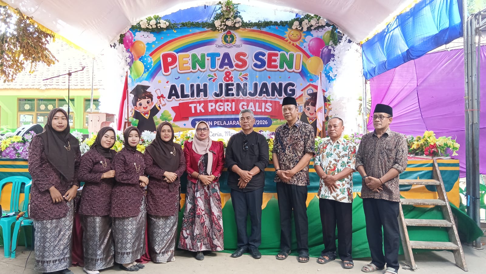 Pose Bersama Para Senior TK Kec. Galis